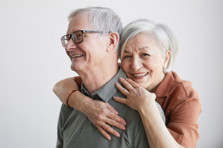 The Benefits of Senior Dating for Emotional Well-being